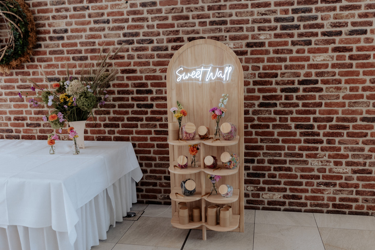 Sweet Wall "Claudia"